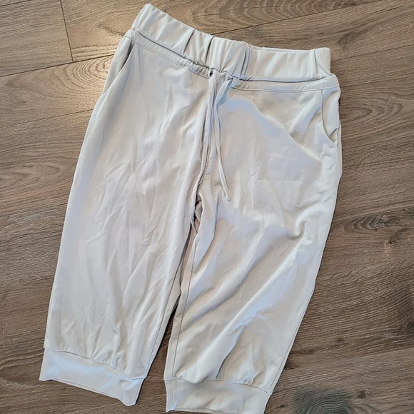 Stretchy comfort fit Capri pants grey - Picture 4 of 5